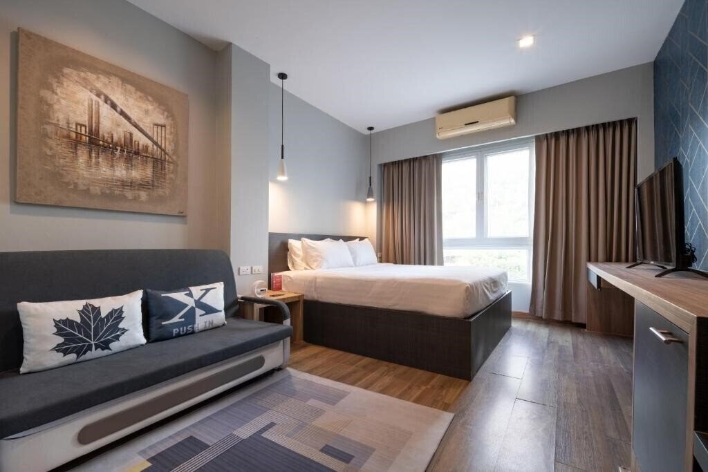 Отель Icheck Inn Silom 3*