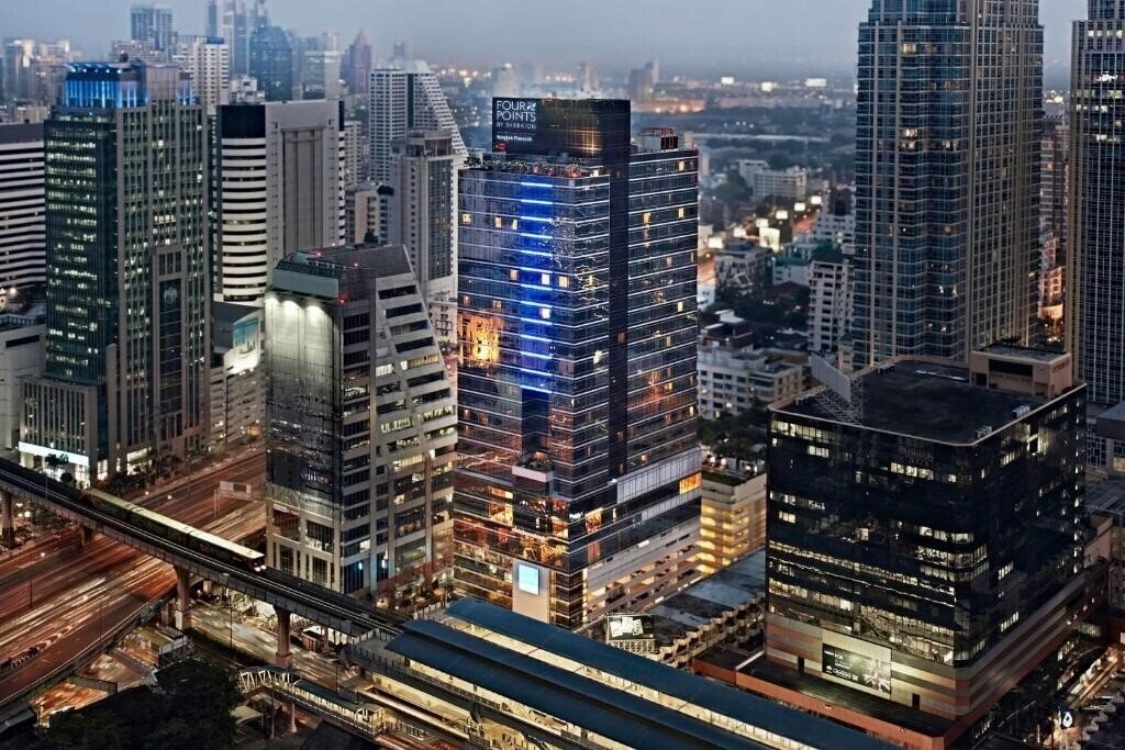 Отель Novotel Bangkok Ploenchit Sukhumvit 4*