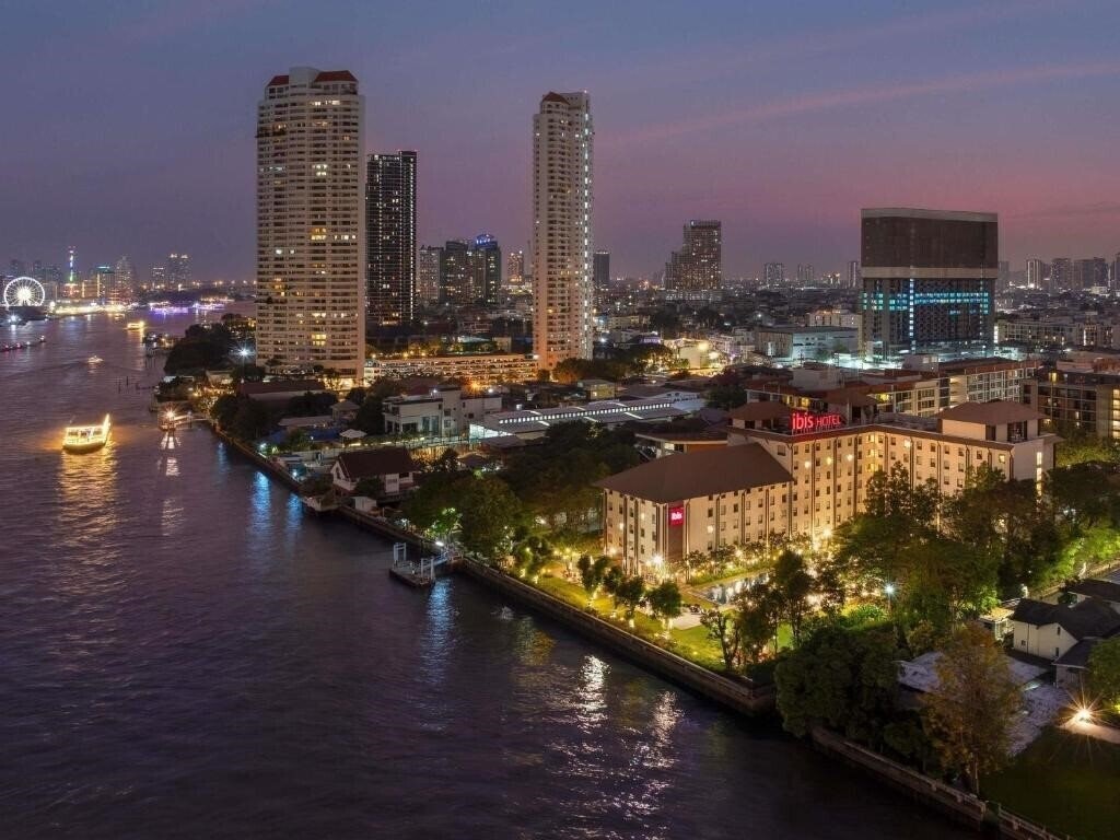 Отель Ibis Bangkok Riverside 3*