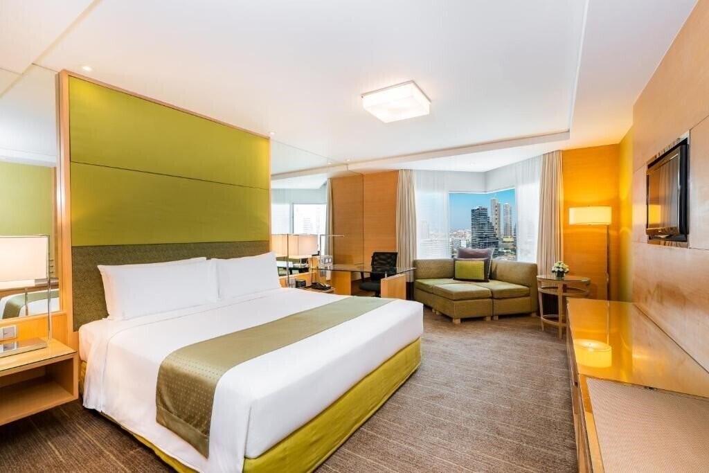 Holiday Inn Silom 4* суреті