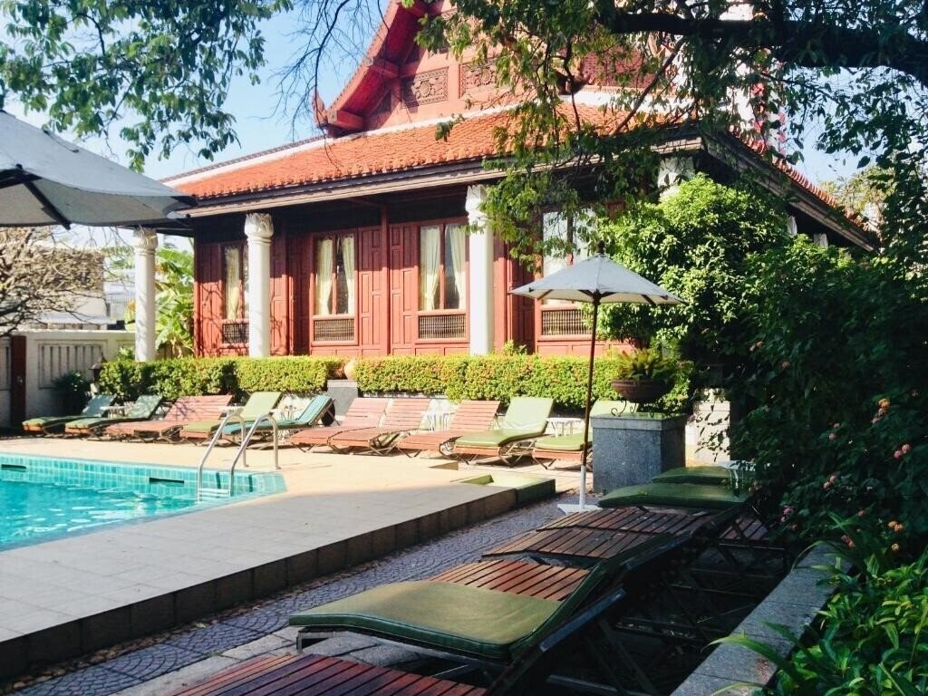 Отель Indra Regent 4*
