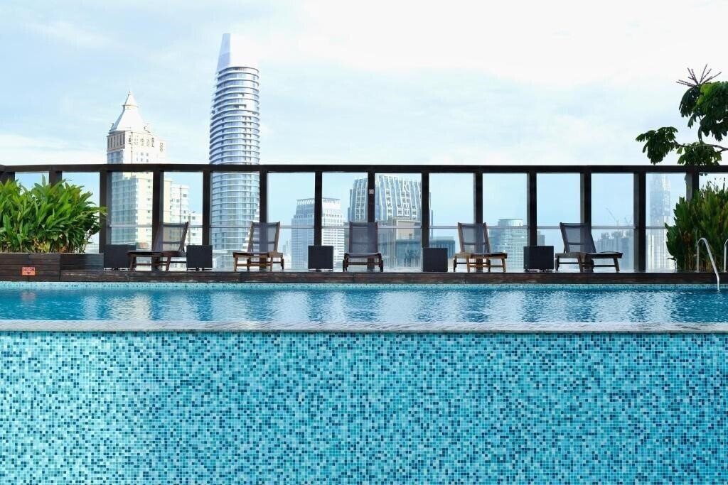 Urbana Langsuan 5* қонақ үйі