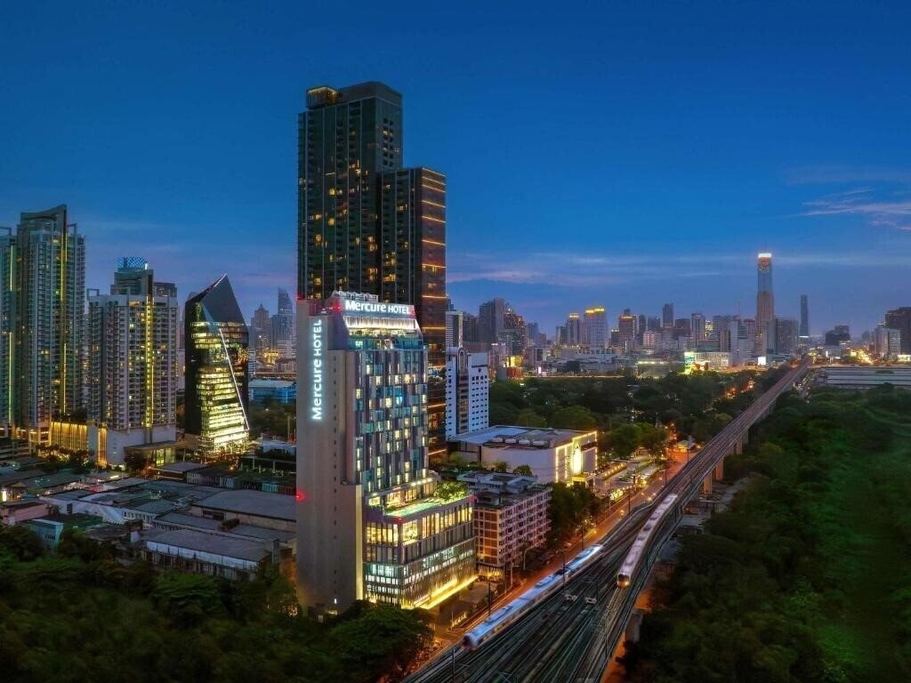 Отель Mercure Bangkok Makkasan 4*