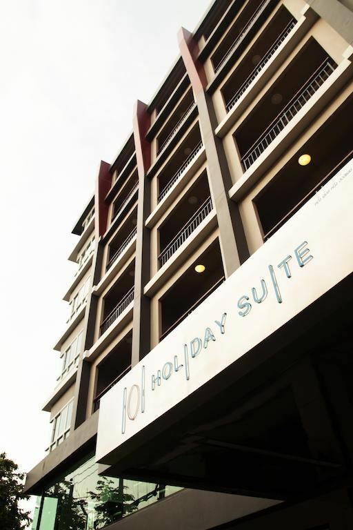 Картинка 101 Holiday Suite Bangkok 4*