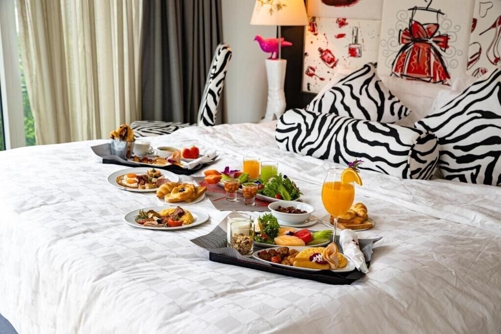 Hotel Clover Asoke 4* суреті