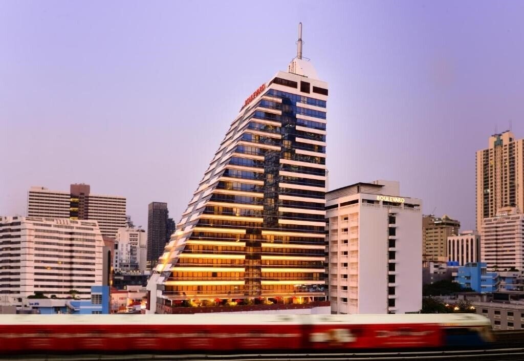 Фото NH Sukhumvit Boulevard 4*