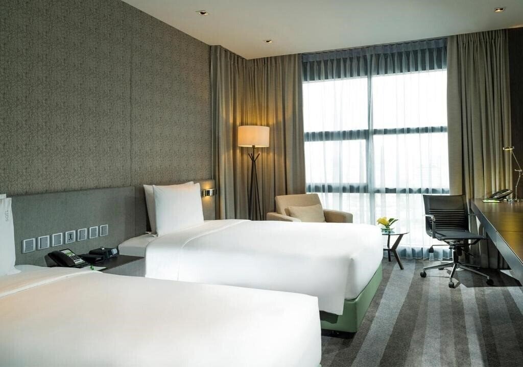 Holiday Inn Bankok Sukhumvit 4* суреті