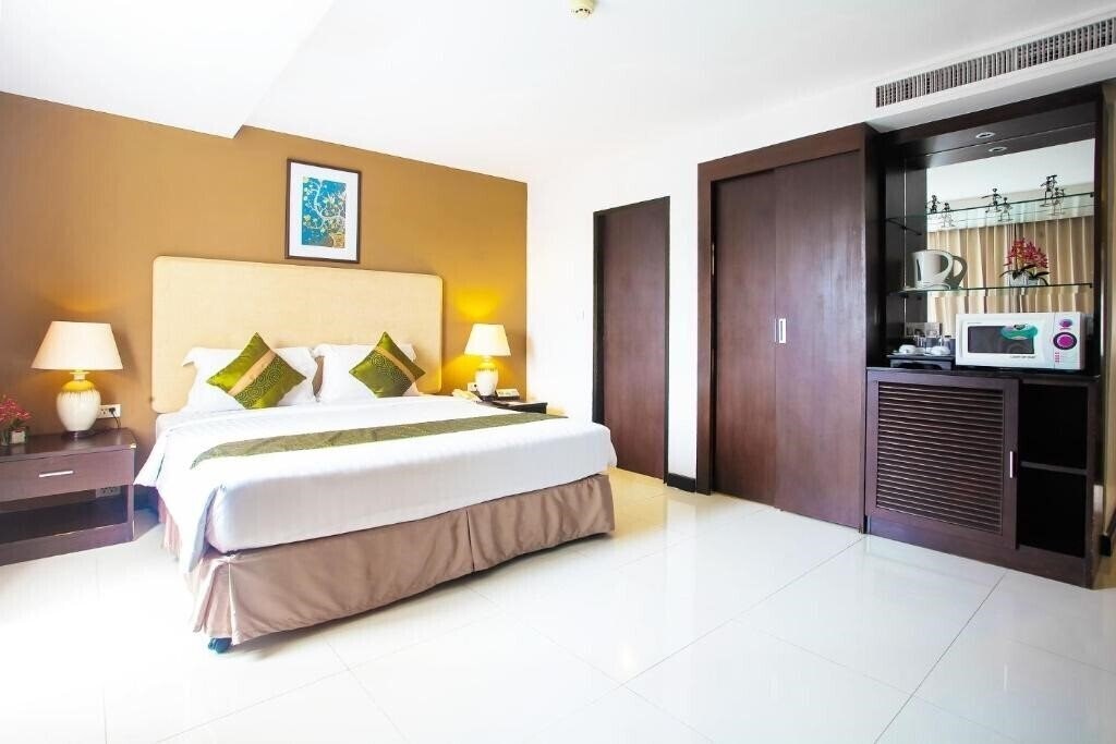 Фото The Patra Place 3*