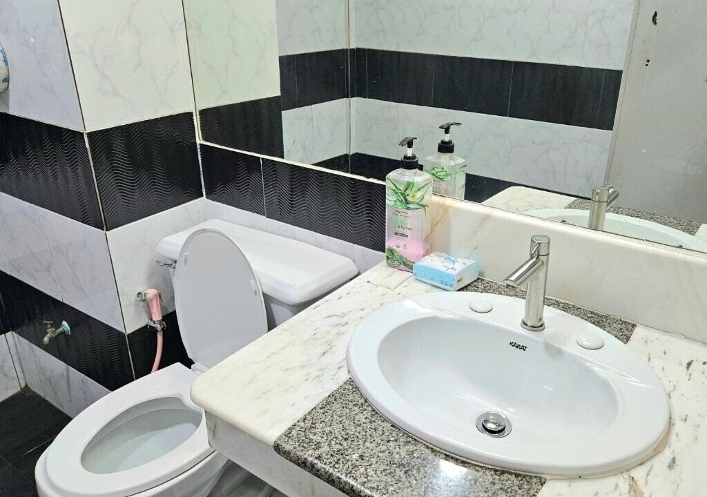 A House Boutique Guesthouse Bangkok 2* суреті