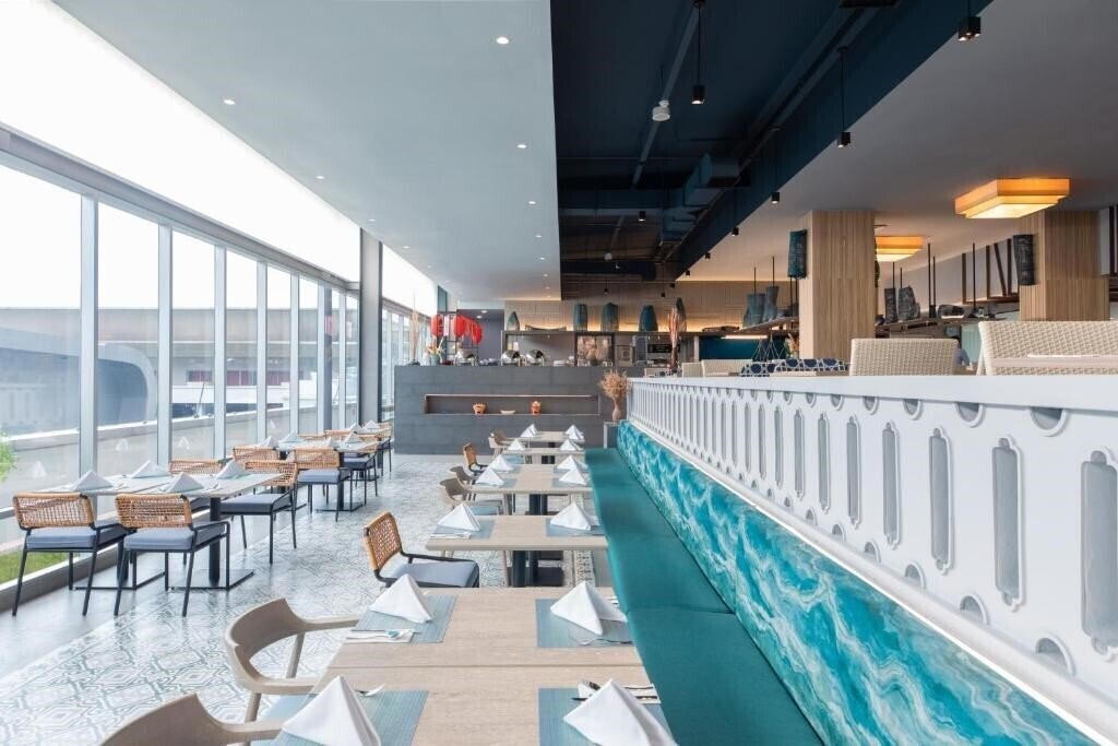 Centra By Centara Government Complex Hotel & Convention Centre Chaeng Watthana 3* суреті