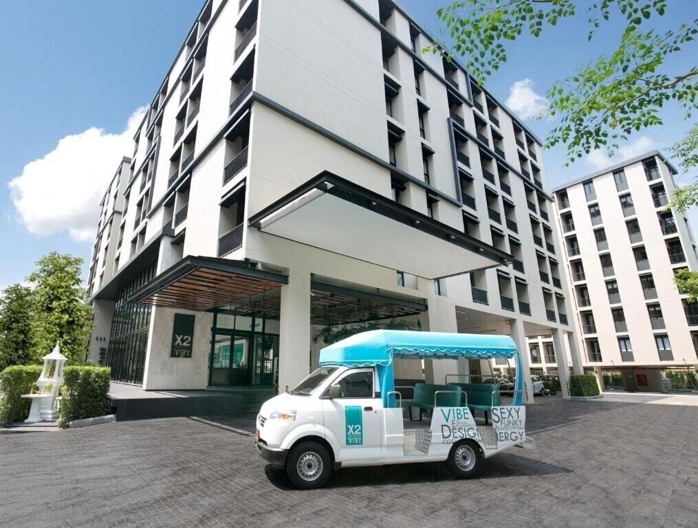 Отель Cross Vibe Sukhumvit 4*