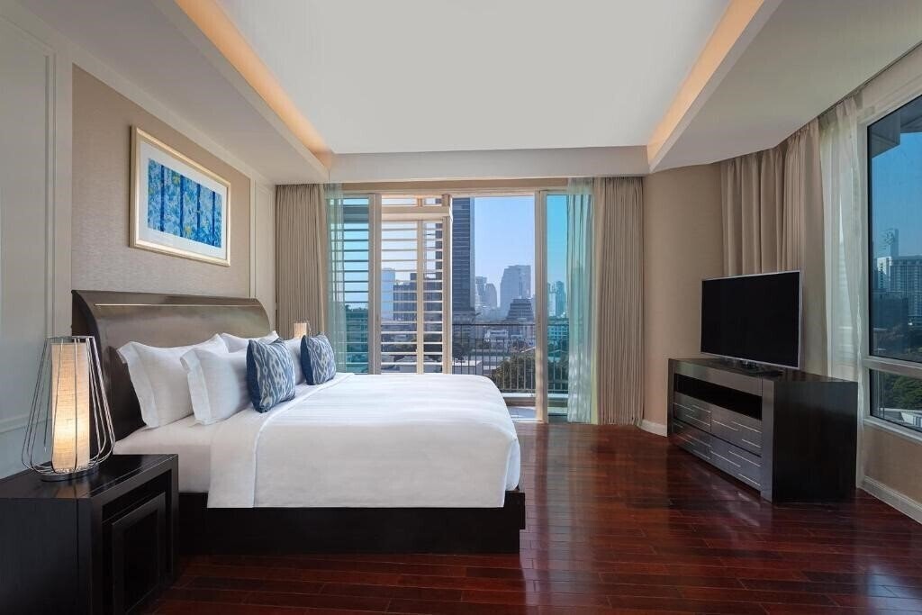 Фото Dusit Suites Ratchadamri 5*