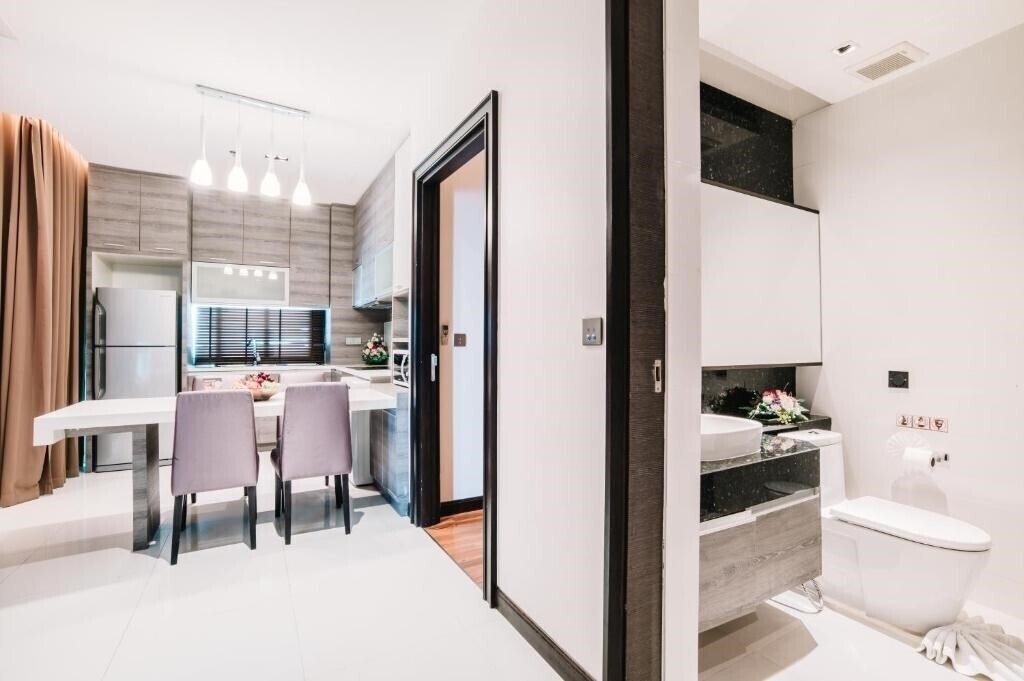 Фото The Vertical Suite Hotel 4*