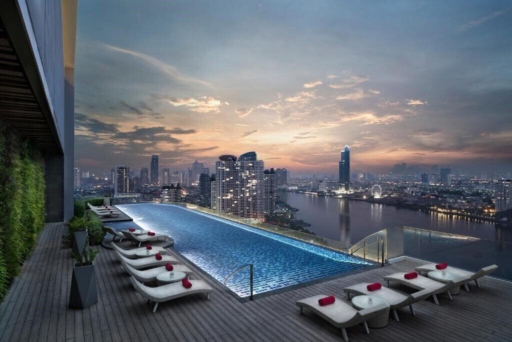Отель Avani+ Riverside Bangkok Hotel 5*