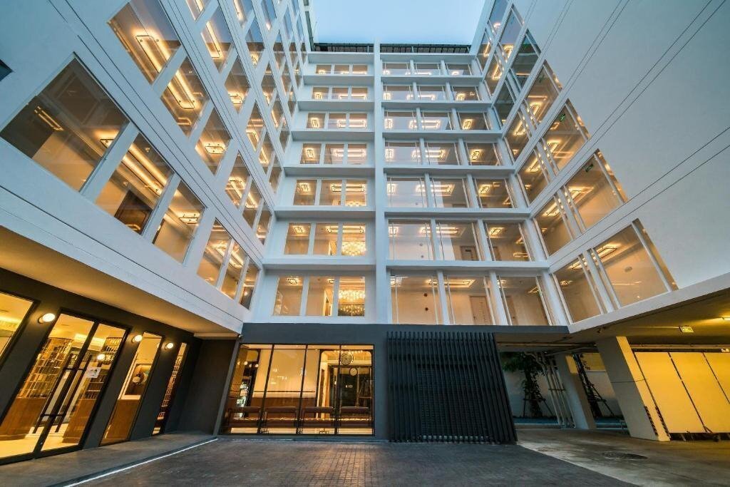 Hotel Amber Sukhumvit 85 3* суреті