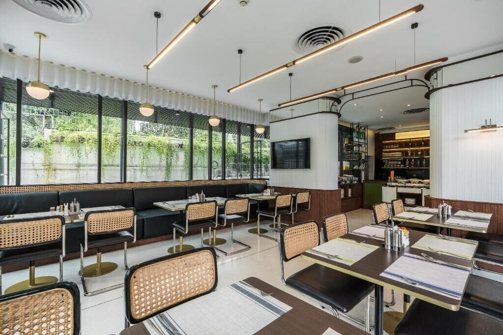 Изображение Hotel Amber Sukhumvit 85 3*