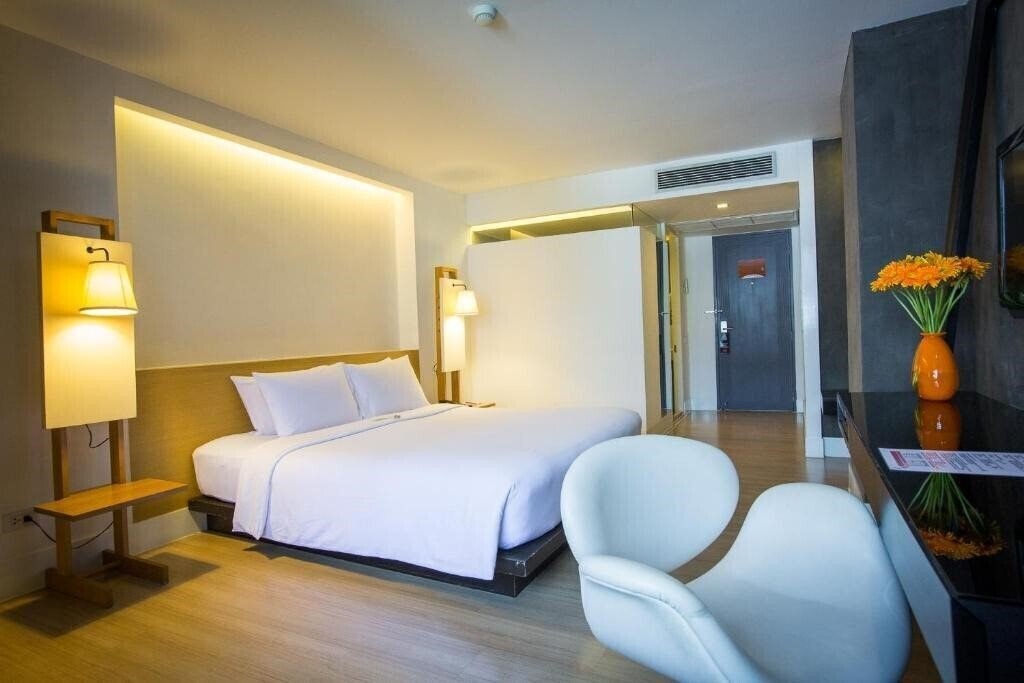 Trinity Silom Hotel 3* суреті