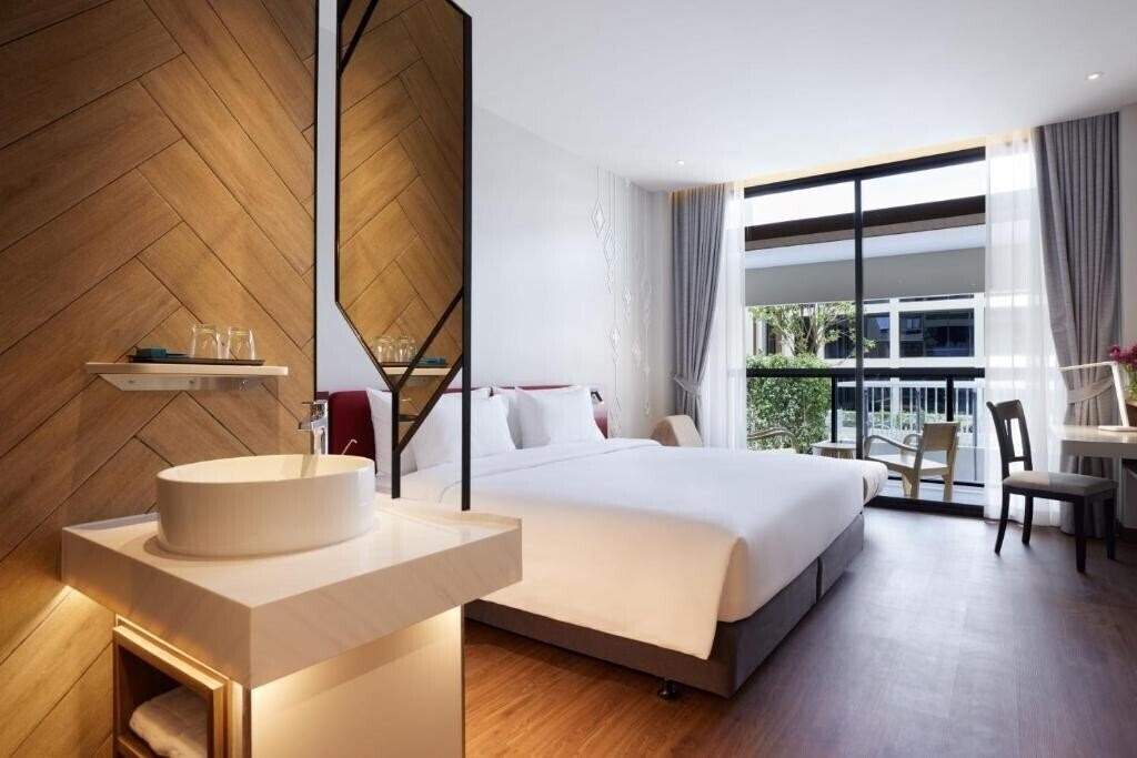 Centara Life Hotel Bangkok Phra Nakhon 3* суреті
