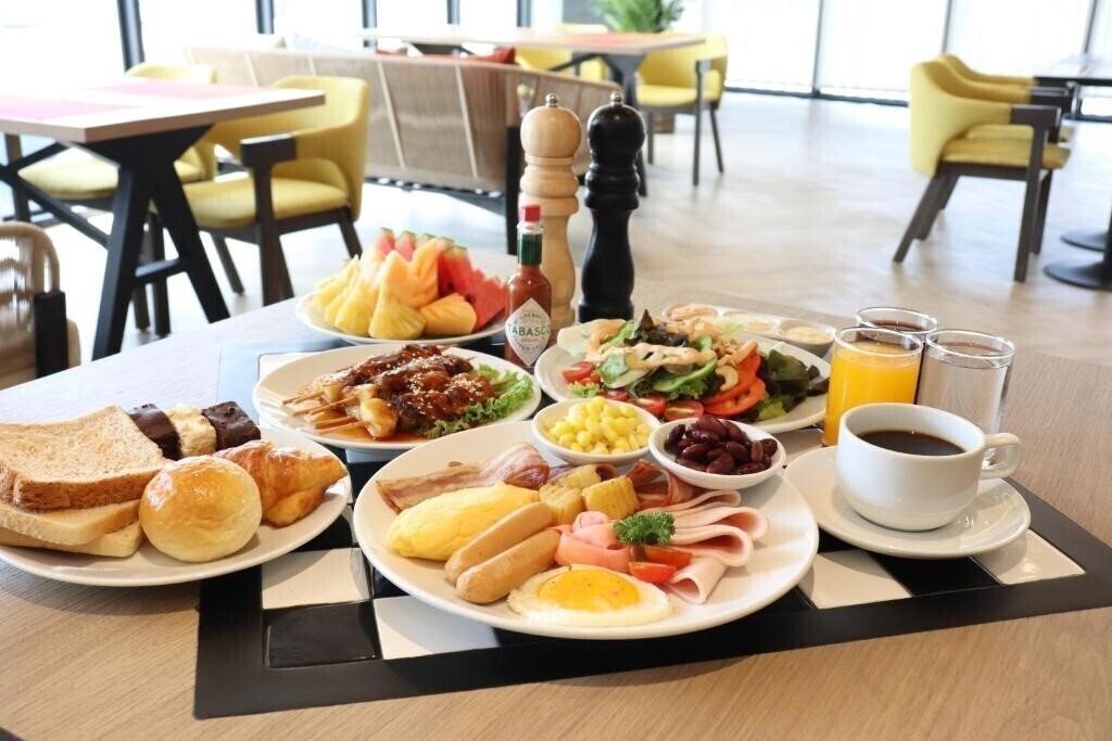 The Quart Ruamrudee 4* суреті