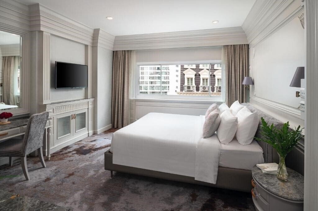 Отель Kingston Suites 4*