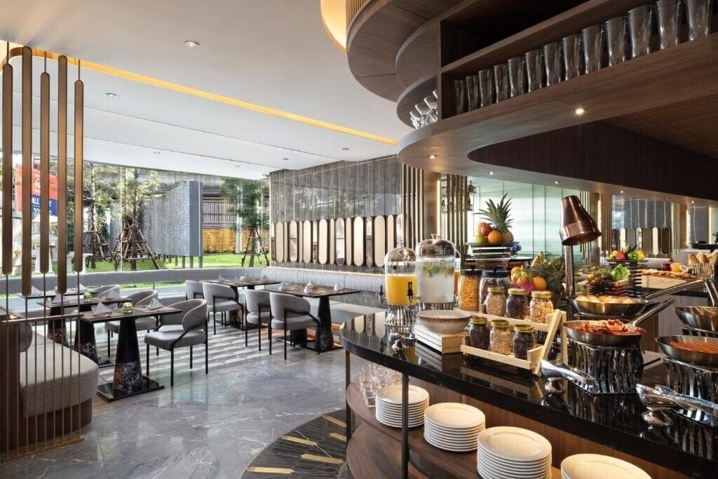 Изображение Oakwood Suites Tiwanon Bangkok 5*
