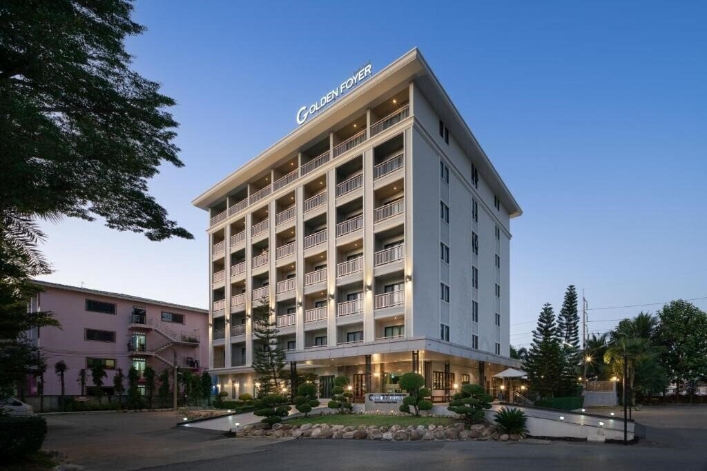 Фото Golden Foyer Suvarnabhumi Airport Hotel 4*