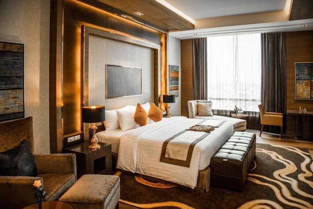 The Grand Fourwings Convention Hotel Bangkok 5* суреті