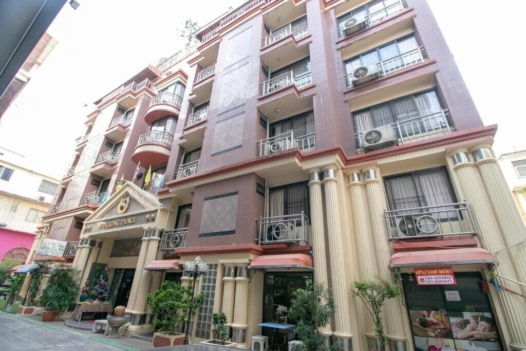 Отель Win Long Place 3*