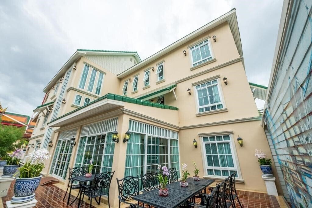 Отель The Orchid House Boutique Resort 3*