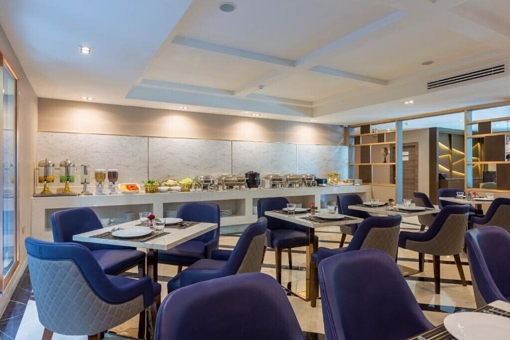 Glow Sukhumvit 5 4* суреті