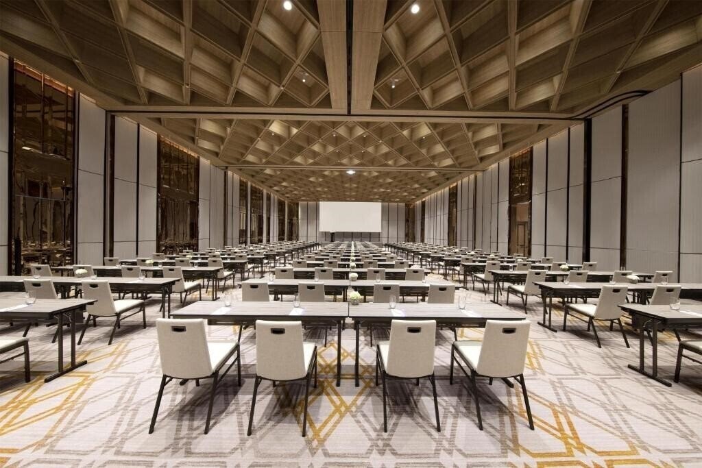 Изображение Hyatt Regency Bangkok Sukhumvit 5*