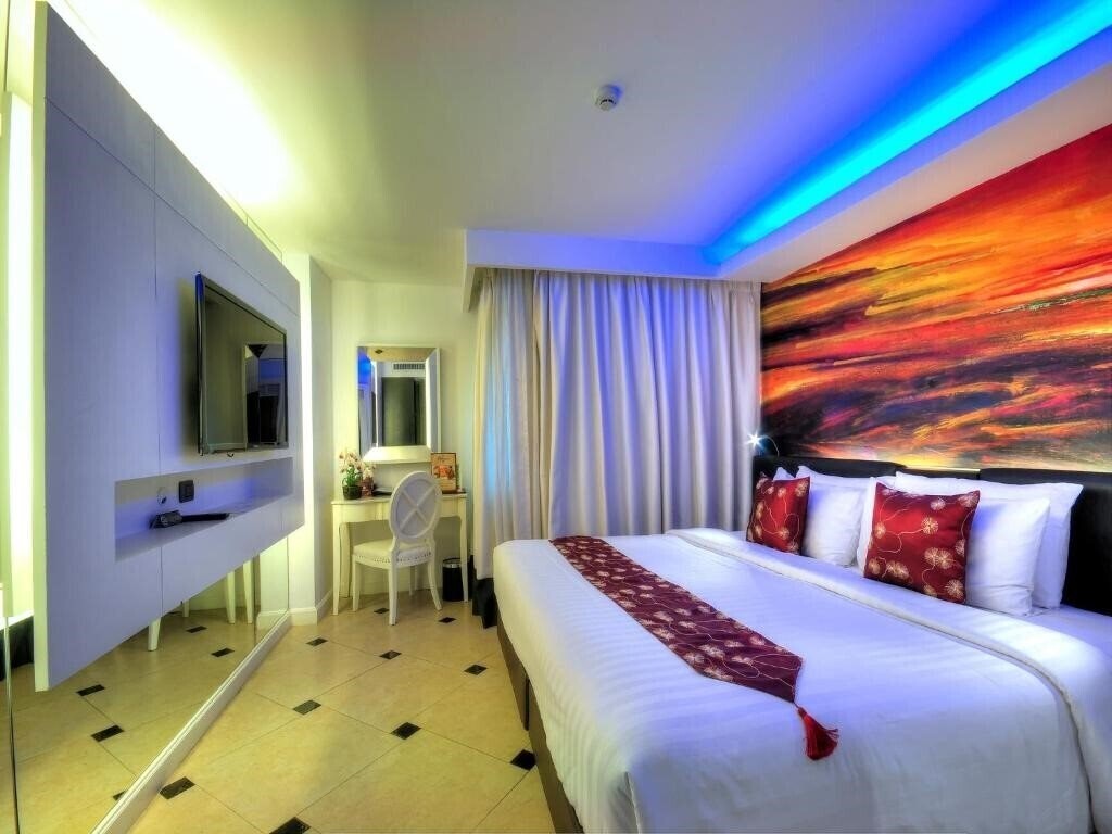 Отель Aspira Skyy Sukhumvit 1 4*
