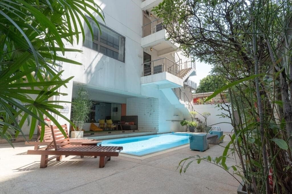 Изображение Journeyhub Bangkok Sukhumvit 26 4*