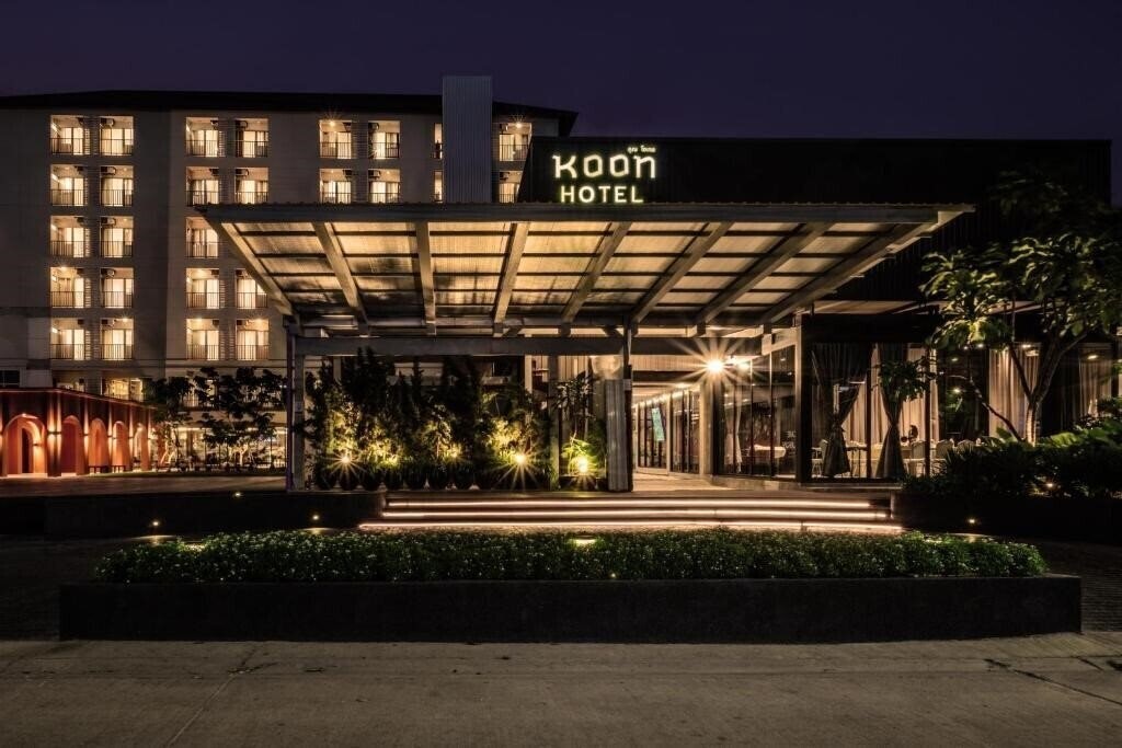 Отель Koon Hotel 3*