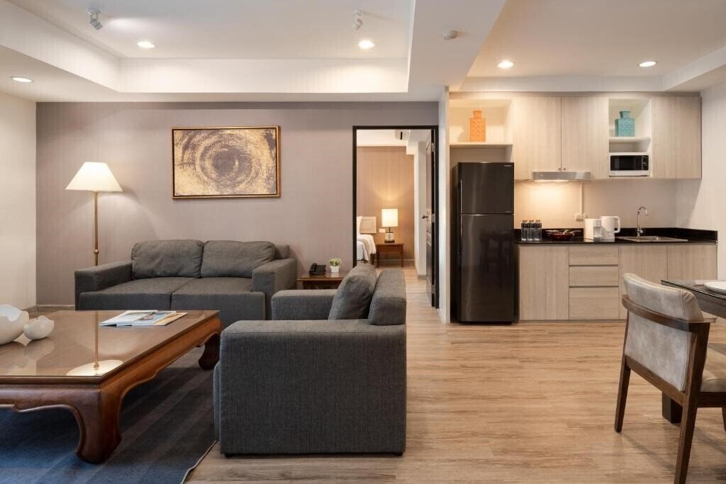 Фото Aspira Residence Ruamrudee 4*