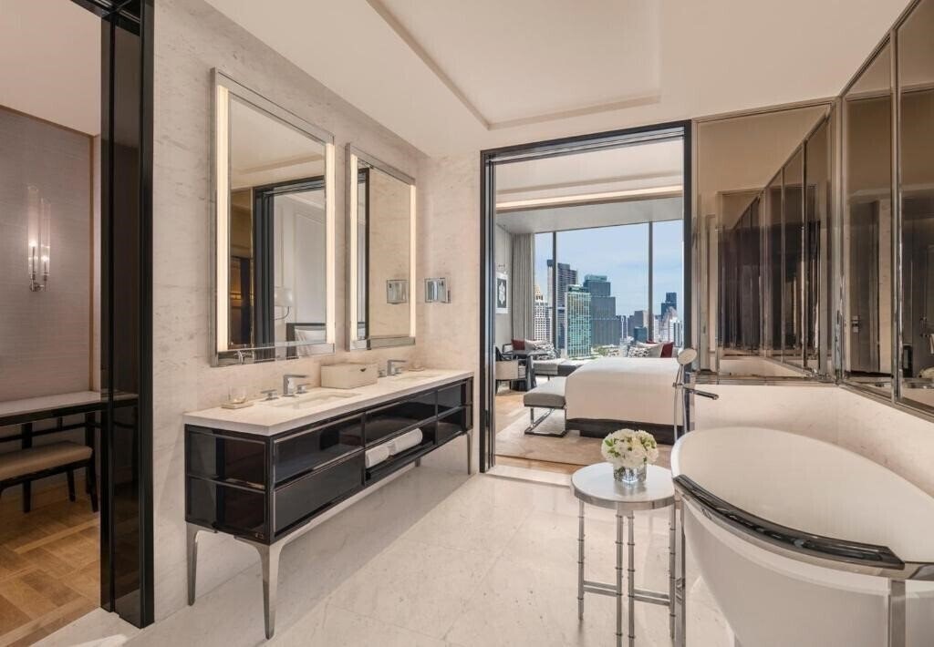 The Ritz-Carlton Bangkok 5* суреті