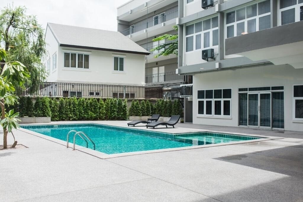 Отель Oasis Hotel Chiang Mai 2*