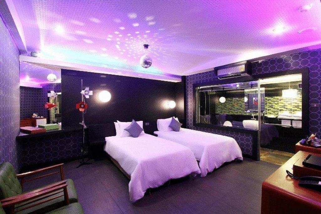 Изображение 9w Boutique Studio 3*