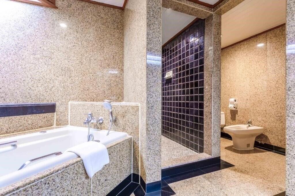 Фотография Centara Riverside Hotel Chiang Mai 4*