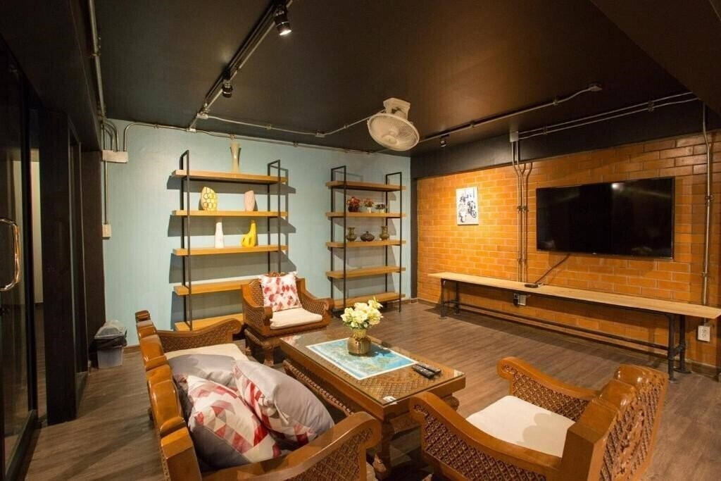 Картинка Koenji Guest House & Bar Chiang Mai 2*
