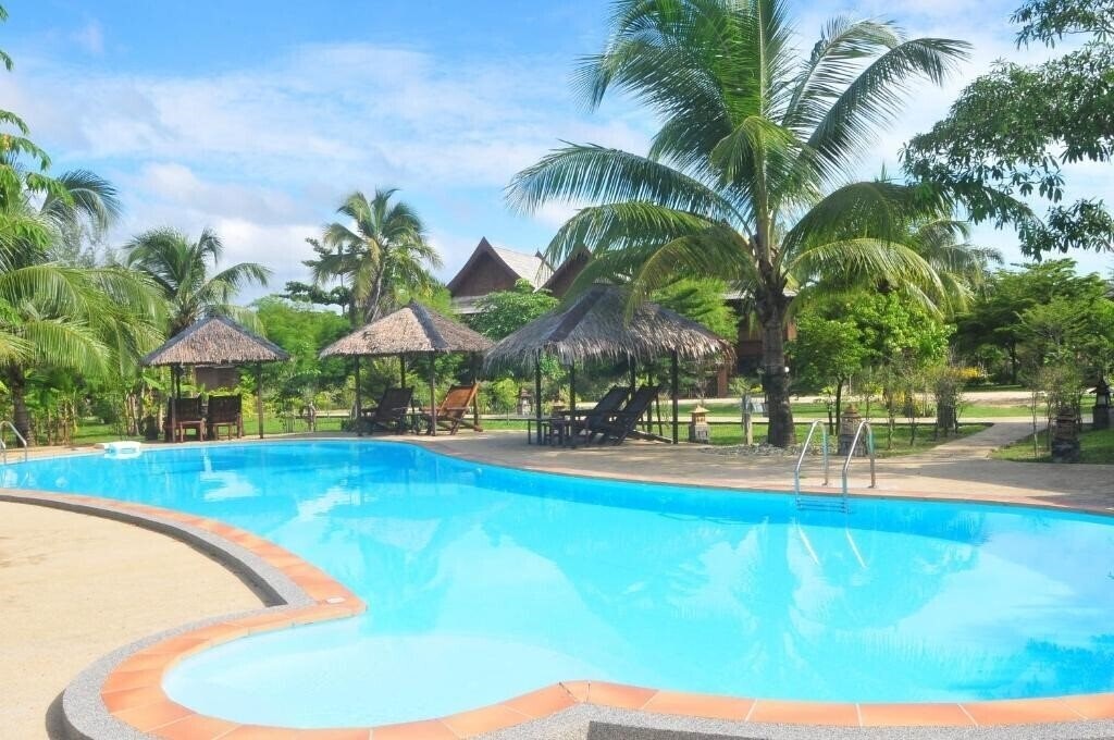 The Hip Resort 3* суреті