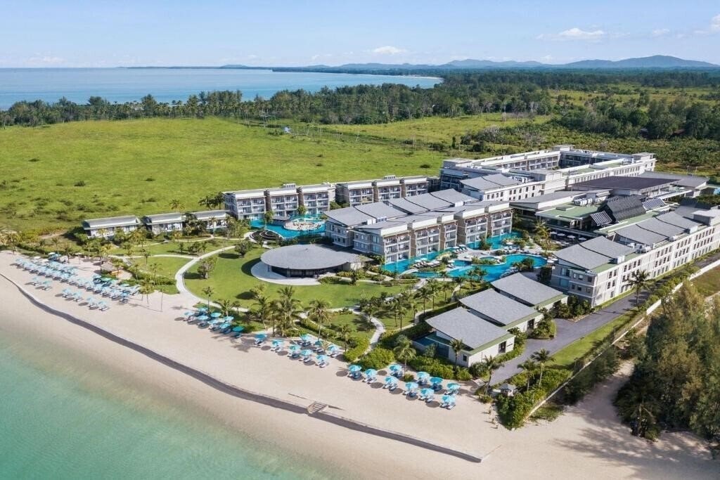 Le Meridien Khao Lak Resort & Spa (ex. Bangsak Merlin Resort) 5* қонақ үйі