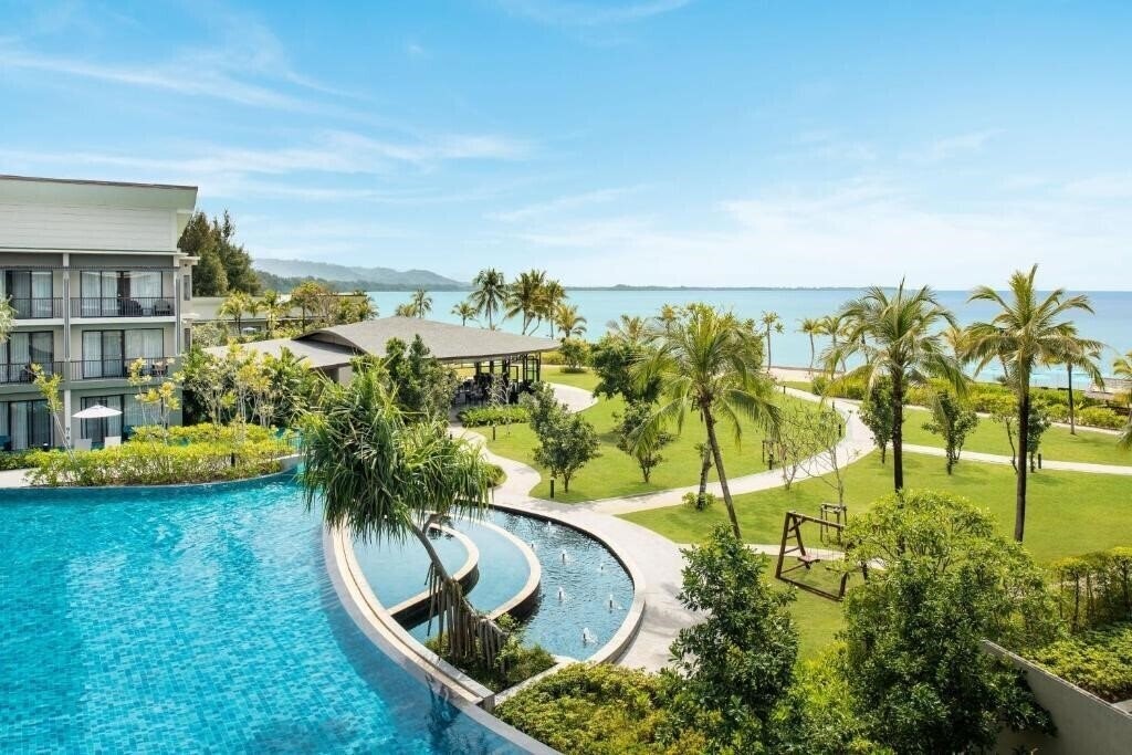 Le Meridien Khao Lak Resort & Spa (ex. Bangsak Merlin Resort) 5* фотосуреті