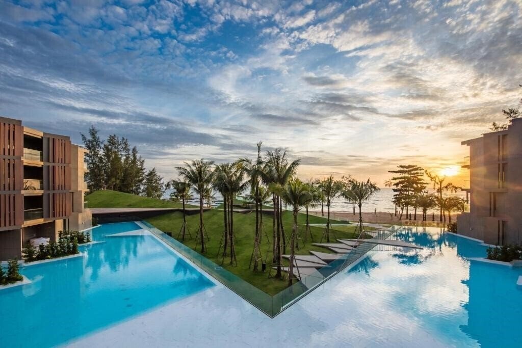 Фото La Vela Khao Lak 4*
