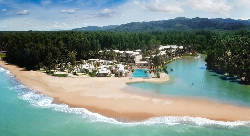 Devasom Khao Lak Beach Resort & Villas 5* қонақ үйі