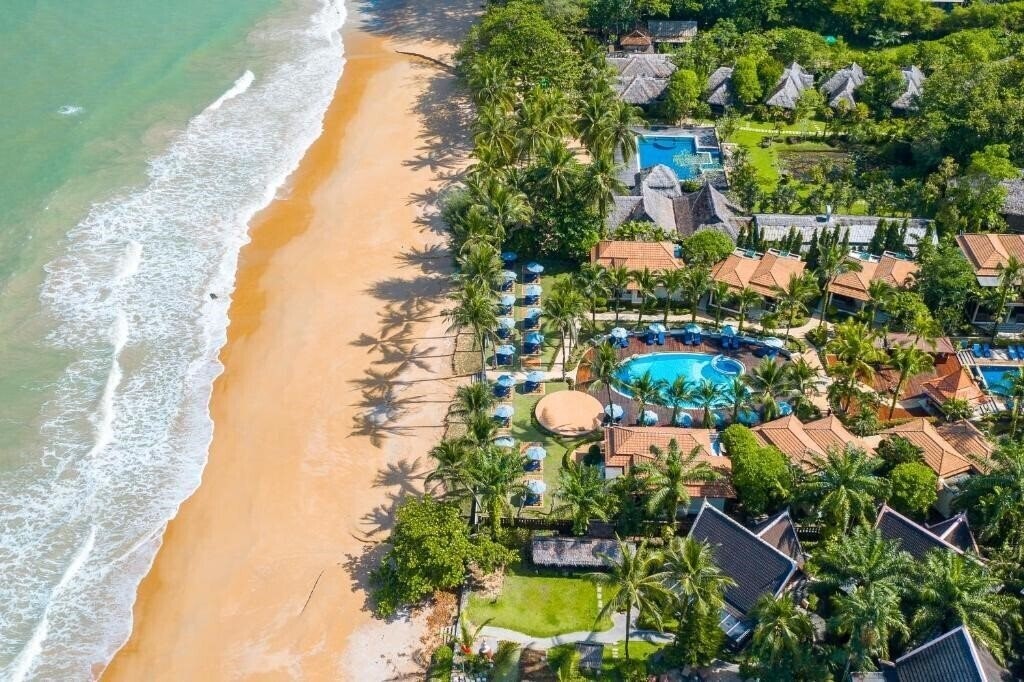 Отель Khao Lak Bay Front Resort 3*