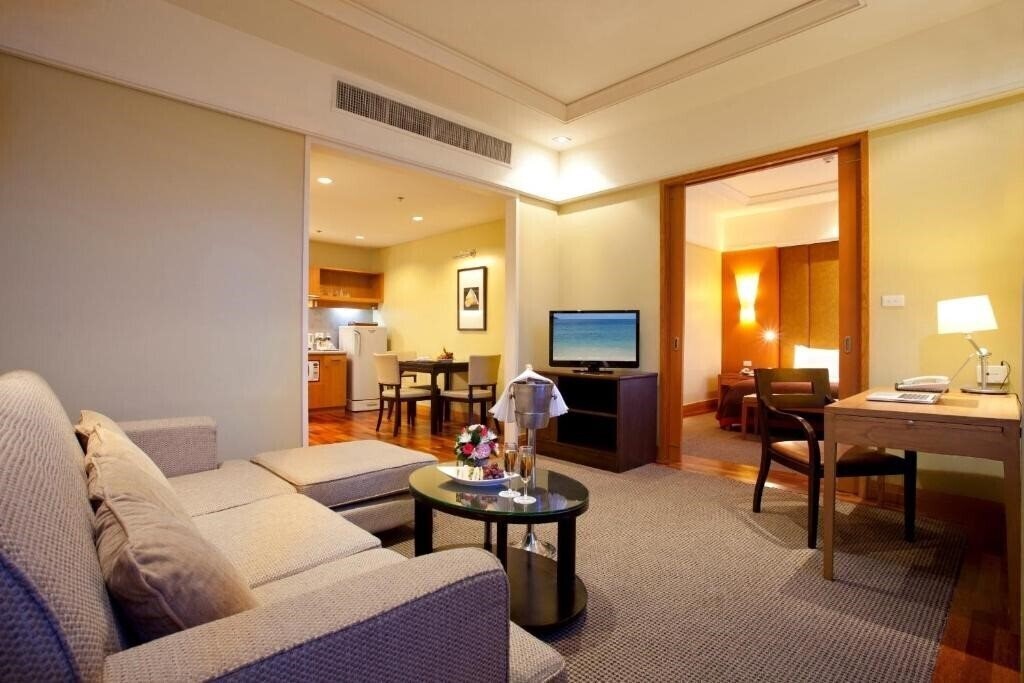 Centara Hotel Hat Yai 4* суреті