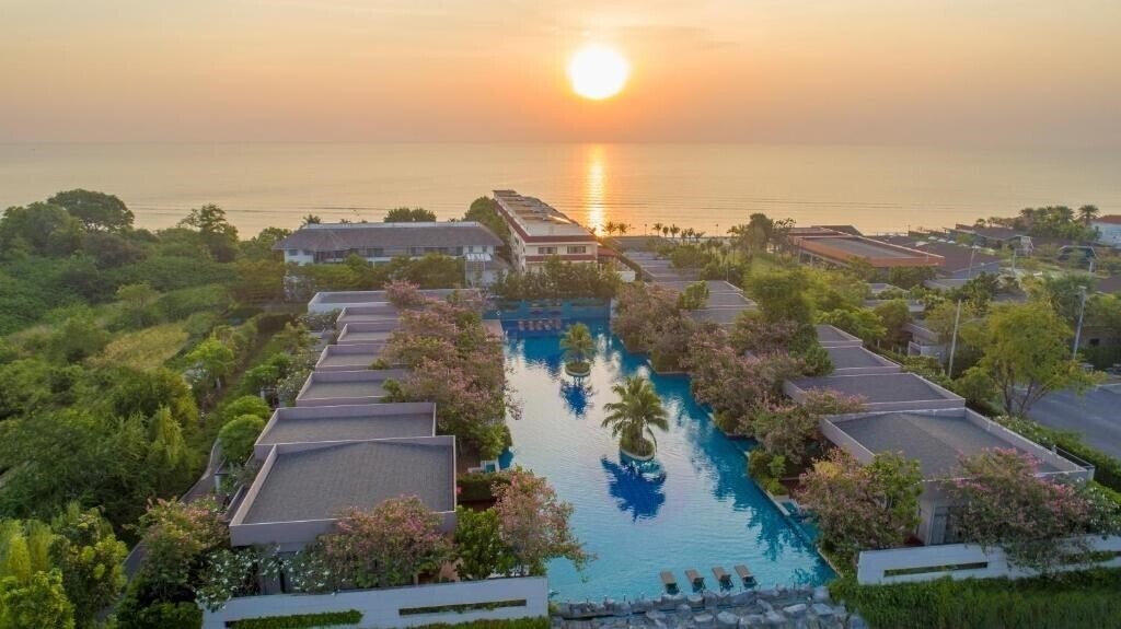 Avani Hua Hin Resort & Villas 5* суреті