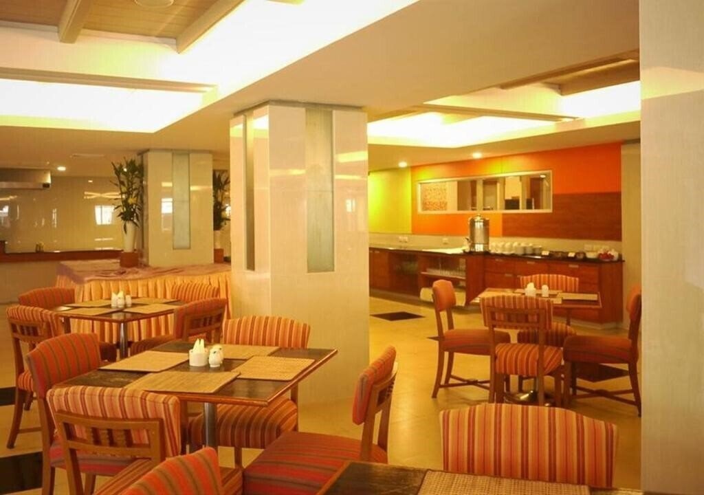 Long Beach Cha-Am Hotel 3* фотосуреті