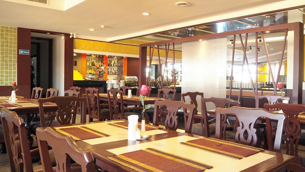 City Beach Resort 3* суреті